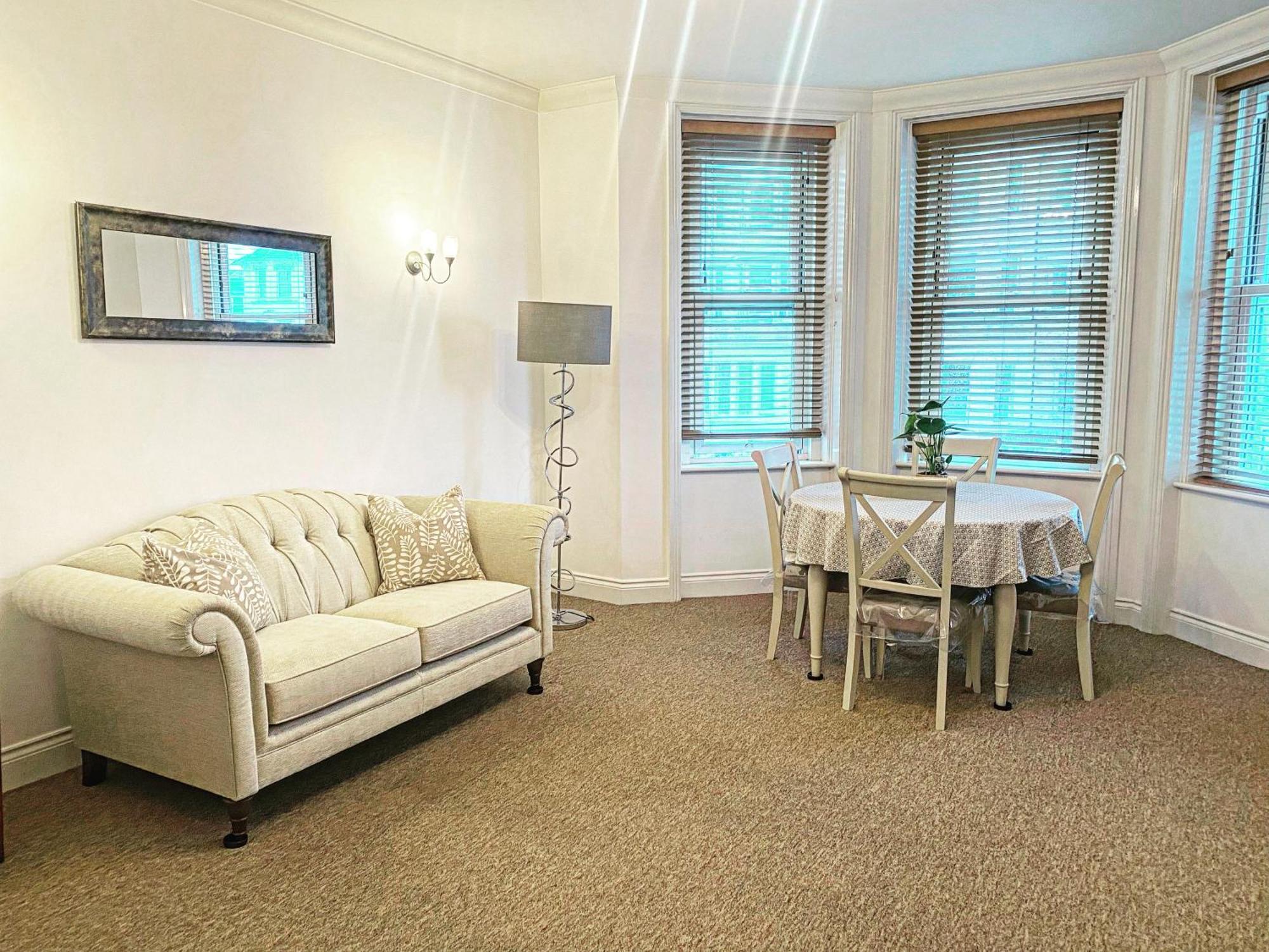 Luxury 2 Beds Apartment By The Sea Bournemouth Exterior photo